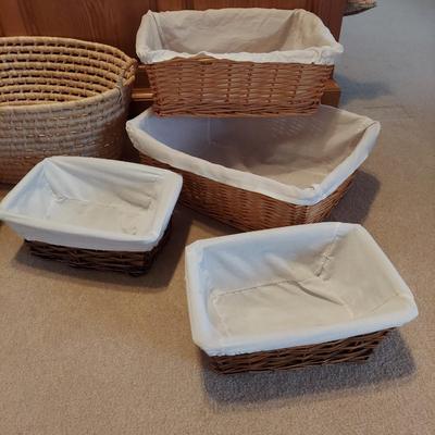 Variety of Baskets Incl Longaberger (PB-BBL)