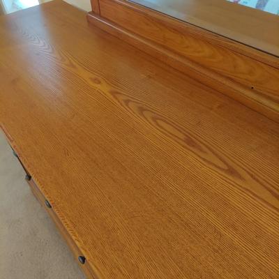 Liberty Furniture Oak Ridge Dresser w/ Mirror (PB-BBL)