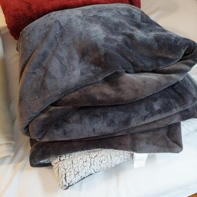 Blankets by LL Bean & More (PB-BBL)