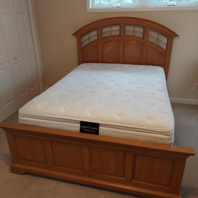 Queen Size Liberty Furniture Oak Ridge Bed Frame (PB-BBL)