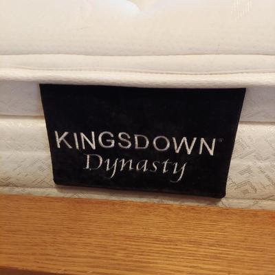 Queen Size Liberty Furniture Oak Ridge Bed Frame (PB-BBL)