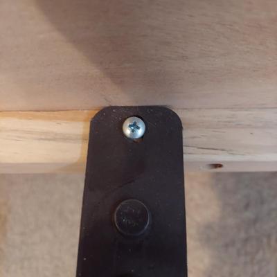 Queen Size Liberty Furniture Oak Ridge Bed Frame (PB-BBL)