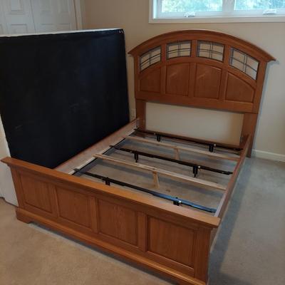 Queen Size Liberty Furniture Oak Ridge Bed Frame (PB-BBL)