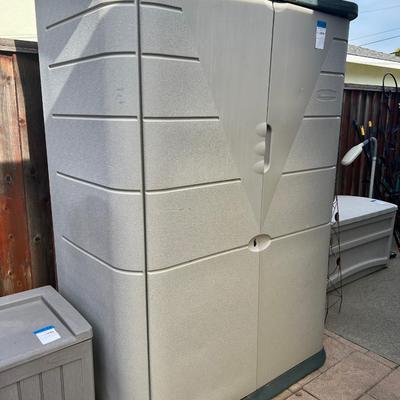 large Veritcal Rubbermaid resin storage shed contents not included