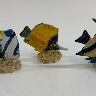 Sale Photo Thumbnail #430: 3 figurines, one angelfish top fin is broken off but is not very noticeable. See photos for details.