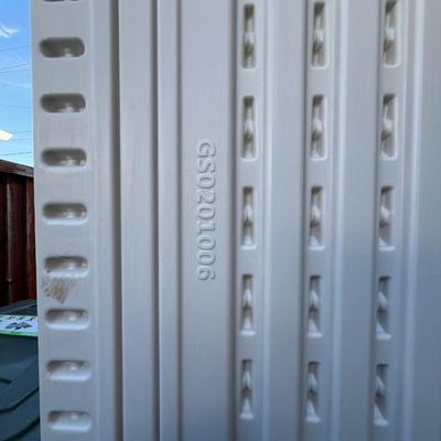 Rubbermaid Vertical deck storage GS0201006 contents NOT included