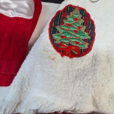 Holiday Hand Towels & Oven Mitts