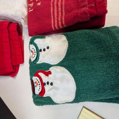 Holiday Hand Towels & Oven Mitts