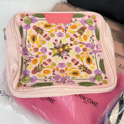 LOT 25: Makeup Bags: Estée Lauder, Lancôme & More