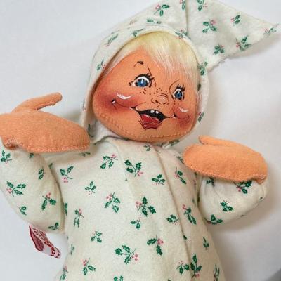 LOT 26: Large 90s Anna Lee Posable Fabric Dolls