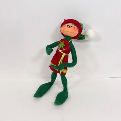 LOT 28: 1990s Anna Lee Posable Fabric Dolls