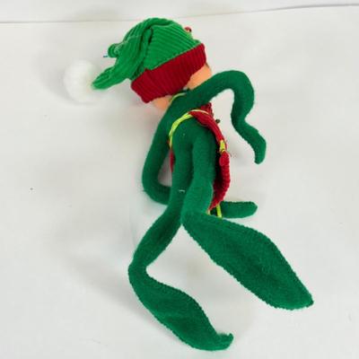 LOT 28: 1990s Anna Lee Posable Fabric Dolls