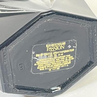 LOT 32: Ladies Lot - Jewelry, Handbag and More