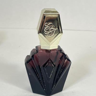 LOT 32: Ladies Lot - Jewelry, Handbag and More