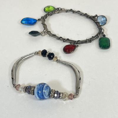 LOT 32: Ladies Lot - Jewelry, Handbag and More