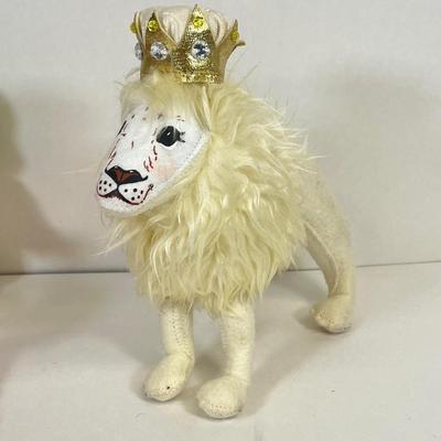 LOT 34: Annalee Christmas Dolls - Elves, Snowman, Lion