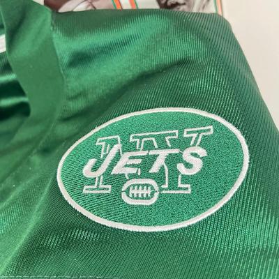 LOT 39: Sports Memorabilia - Mark Sanchez N.Y. Jets Jersey, Baseball Digest Magazine Collection - Baseball, Football Basketball Cards