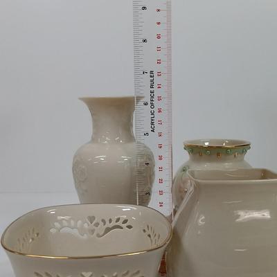 LOT 41: Lenox Petals and Pearls Cat Vase with Lenox Ming Blossom Vase, Special Vase & Petite Rose Trinket Bowl