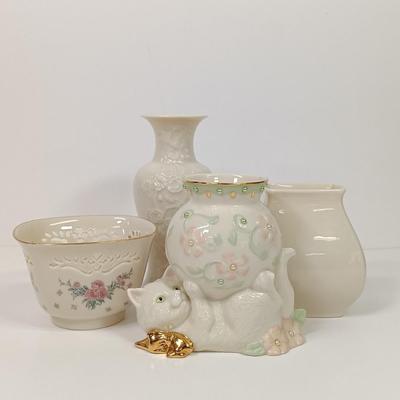 LOT 41: Lenox Petals and Pearls Cat Vase with Lenox Ming Blossom Vase, Special Vase & Petite Rose Trinket Bowl