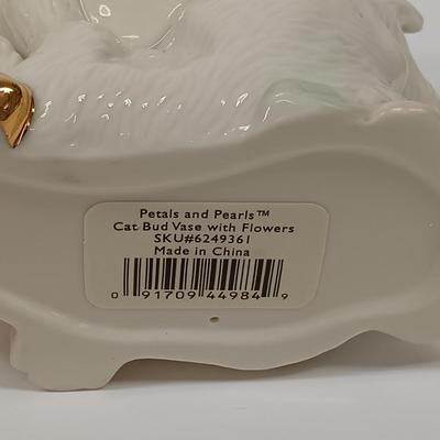 LOT 41: Lenox Petals and Pearls Cat Vase with Lenox Ming Blossom Vase, Special Vase & Petite Rose Trinket Bowl
