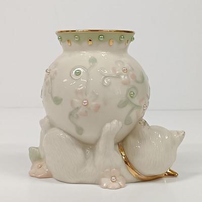 LOT 41: Lenox Petals and Pearls Cat Vase with Lenox Ming Blossom Vase, Special Vase & Petite Rose Trinket Bowl