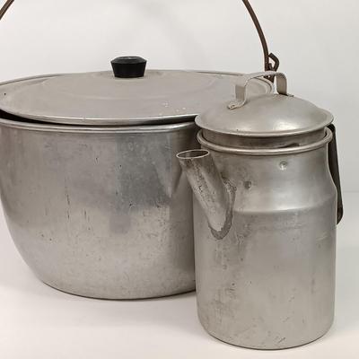 LOT 47: Wear-Ever 21 Qts Aluminum Stockpot and Coffee Pot