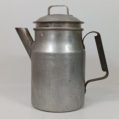 LOT 47: Wear-Ever 21 Qts Aluminum Stockpot and Coffee Pot