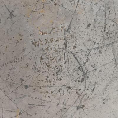 LOT 47: Wear-Ever 21 Qts Aluminum Stockpot and Coffee Pot