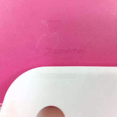 LOT 55: Vintage Tupperware Animal Jello Molds, Packette, Servalier & More