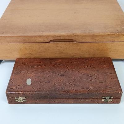 LOT 61: Vintage Othello Solingen Germany Steak Knife Set, Oneida Craft Deluxe Stainless Steel Flatware with Chest & More