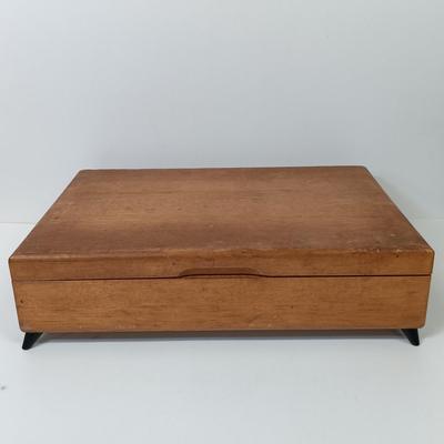 LOT 61: Vintage Othello Solingen Germany Steak Knife Set, Oneida Craft Deluxe Stainless Steel Flatware with Chest & More