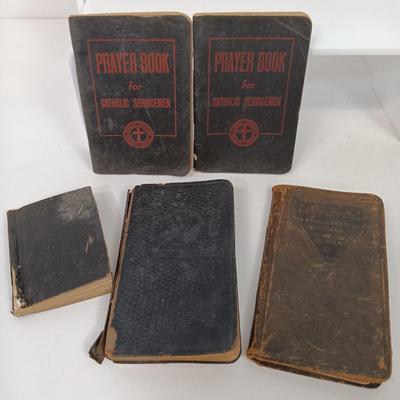 LOT 78: Set of (4) Little Leather Library Books with Vintage Ephemera