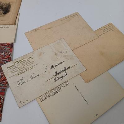 LOT 78: Set of (4) Little Leather Library Books with Vintage Ephemera