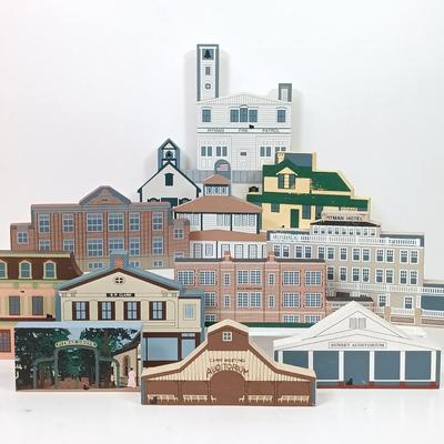 LOT 81: Vintage Pitman, NJ Cat's Meow Collectibles