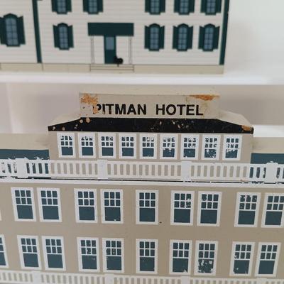 LOT 81: Vintage Pitman, NJ Cat's Meow Collectibles