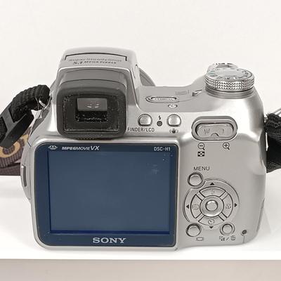 LOT 85: Vintage Cameras - Sony CyberShot DSC-H1, Vivitar BV40 & More