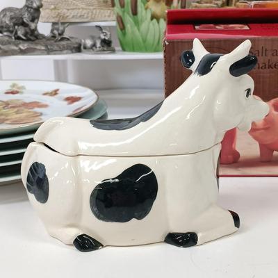 LOT 93: Country Collectibles - Signed Richard Teil Rabbit Sculpture, Williams Sonoma Plates & More