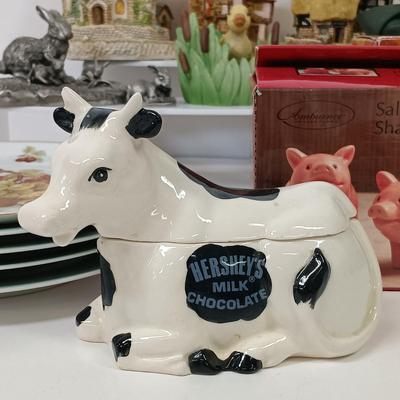 LOT 93: Country Collectibles - Signed Richard Teil Rabbit Sculpture, Williams Sonoma Plates & More