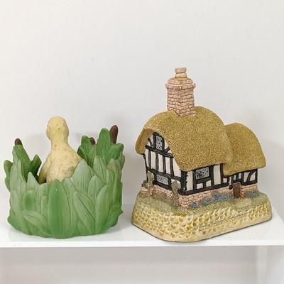 LOT 93: Country Collectibles - Signed Richard Teil Rabbit Sculpture, Williams Sonoma Plates & More