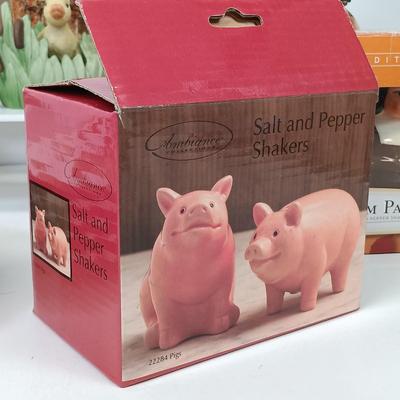 LOT 93: Country Collectibles - Signed Richard Teil Rabbit Sculpture, Williams Sonoma Plates & More