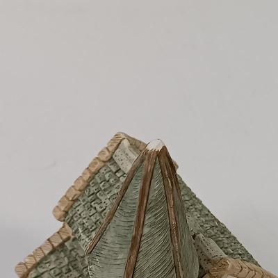 LOT 93: Country Collectibles - Signed Richard Teil Rabbit Sculpture, Williams Sonoma Plates & More