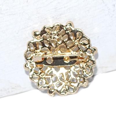 AQUAMARINE Colored Stones Garland BROOCH (1¼" Diam.) on a Gold Tone Setting