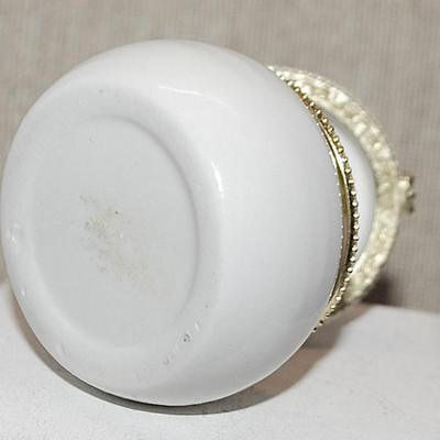 Petite Round HINGED Purple Violets Trinket Box 1½" Circ. x 2" H with Gold Tone Accents