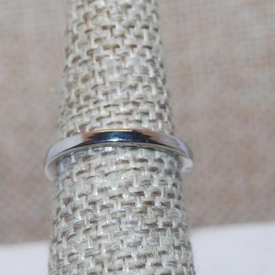 Size 6 PINK Rectangle Main Stone Ring with a Full Nest Surround & 12 Stone Sides on a Silver Tone Band (5.5g)