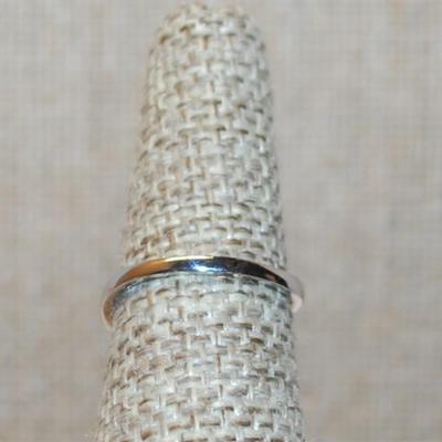 Size 6½ BLUE & GREEN Enamel-Styled Flowers Ring with a Single Clear Stone Accent on a Silver Tone Open Band (2.3g)