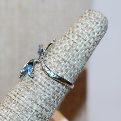 Size 6½ BLUE & GREEN Enamel-Styled Flowers Ring with a Single Clear Stone Accent on a Silver Tone Open Band (2.3g)