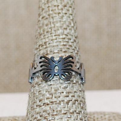 Size 8 Delicate Stainless Steel "SINGLE BUTTERFLY" Ring (1.5g)