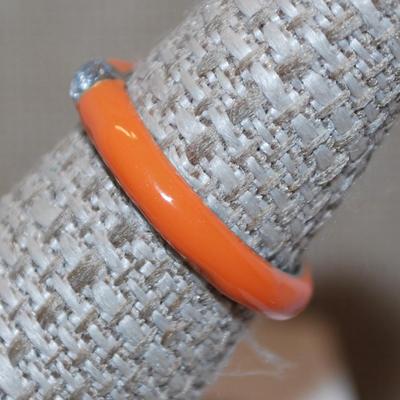 Size 6 Bright ORANGE Enamel Style Ring with Single Round Stone (2.0g)