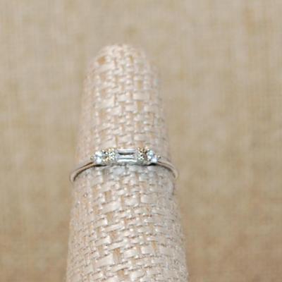 Size 6 Delicate CLEAR Rectangle Stone Ring with 2 Clear Round Stones Sides on a Silver Tone Band (0.8g)