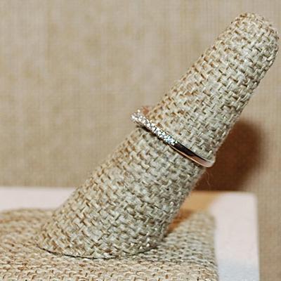 Size 6 Marked .925 Delicate Single Row of Clear Stones Ring on a Half Infinity Slight Curved Silver Band (1.3g)